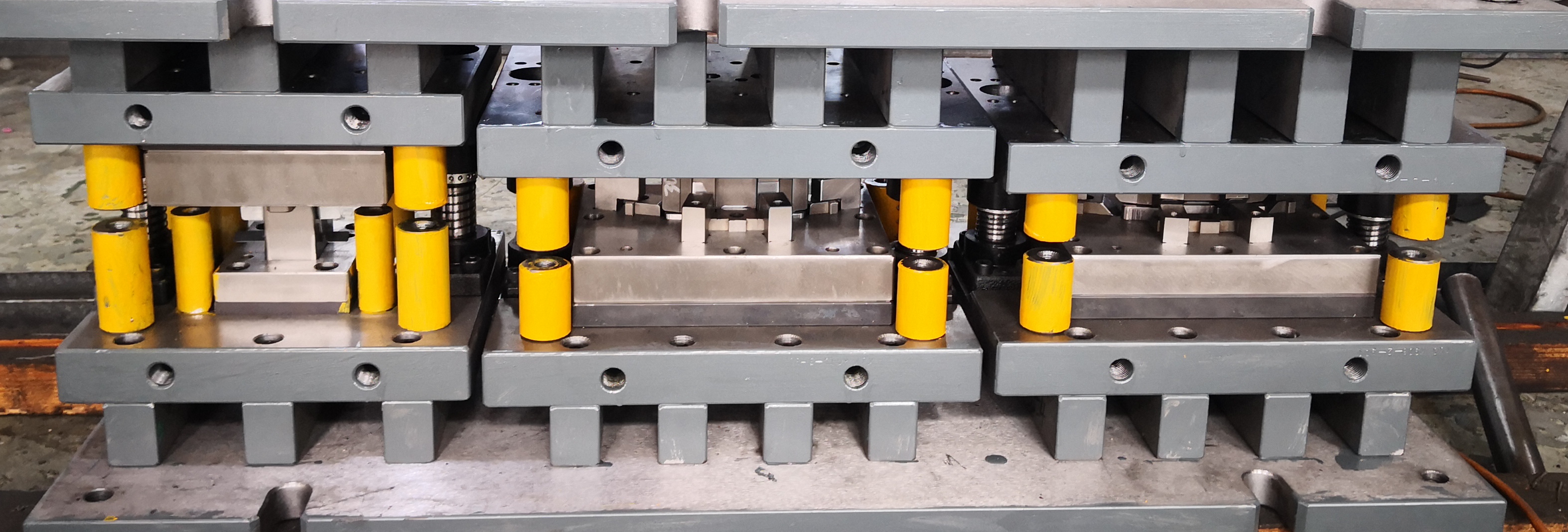 汽车部件多工位模具 - 天津广泰科技有限公司